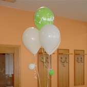Dekoracije z baloni za poroke in prireditve.